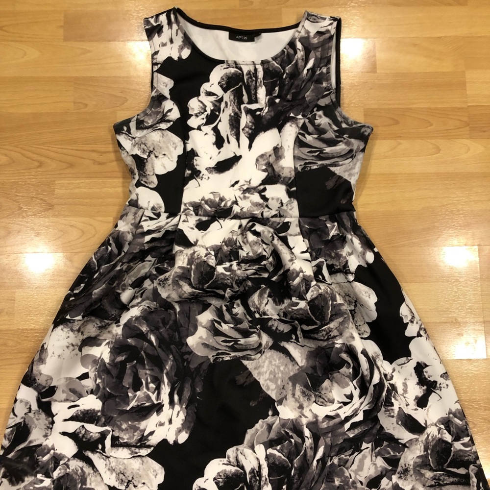 Skater dress with pockets!